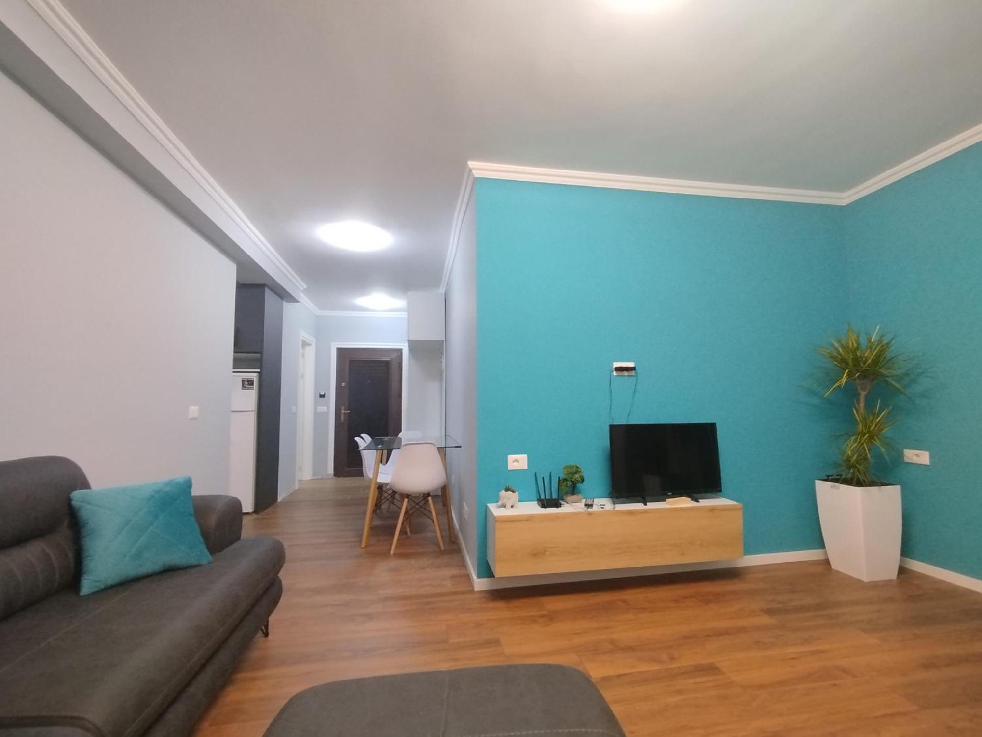 Cozy Center Apartment
